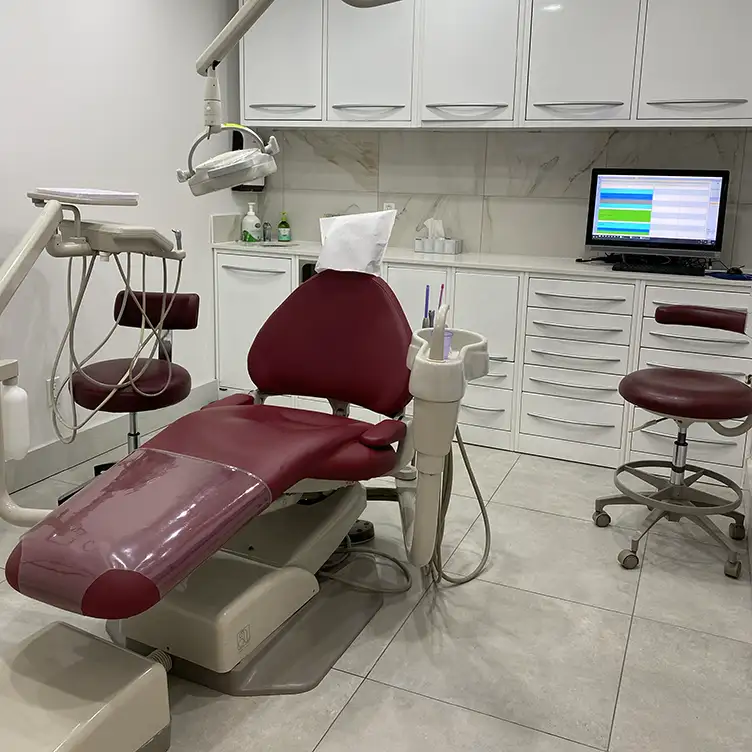 Photo of an operatory at Twogether Dentures, an East York Denture Clinic.