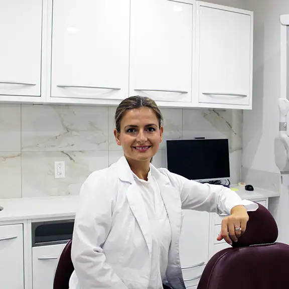 Photo of Denturist Meri Paparisto in her Denture Clinic